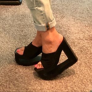 Wood cutout high wedge sandals